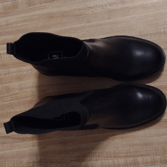 NWOB GAP leather and material boots - Picture 2 of 5